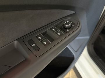 Fotografie des VW Golf VIII 2,0l TSI DSG GTI