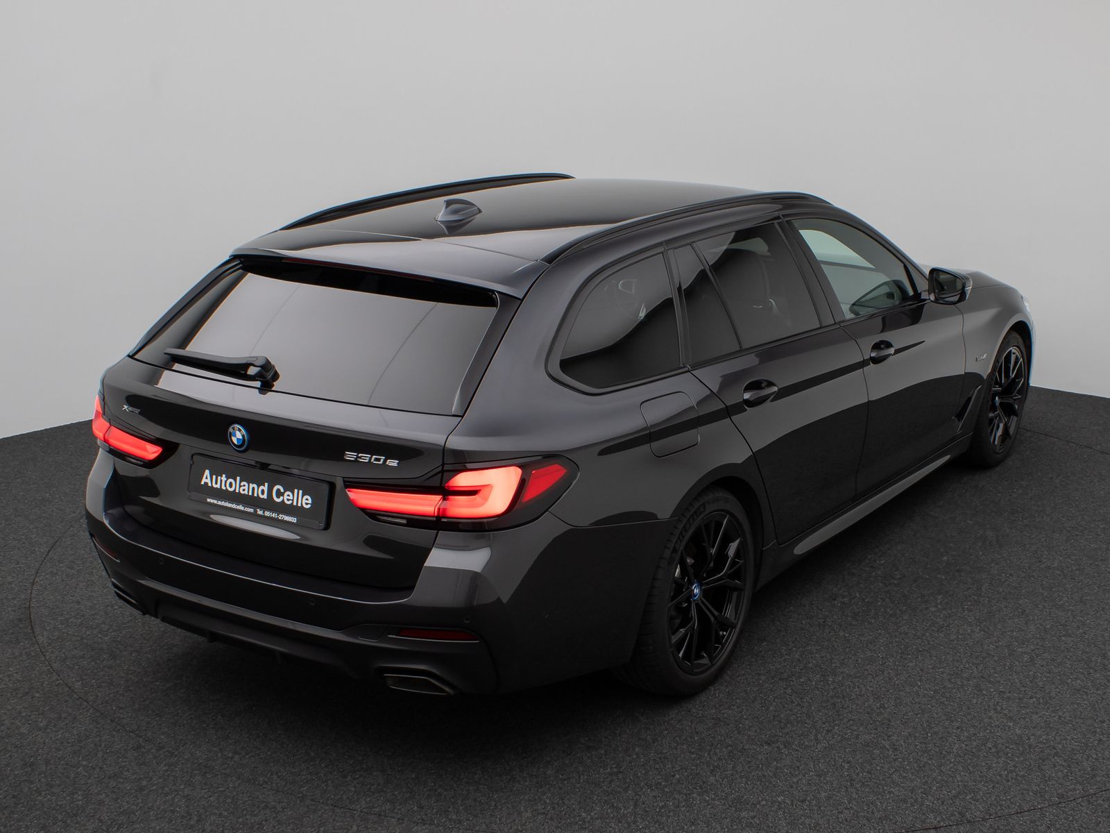 Fahrzeugabbildung BMW 530e xD M Sport Kamera Laser HUD DAB Komfort AHK