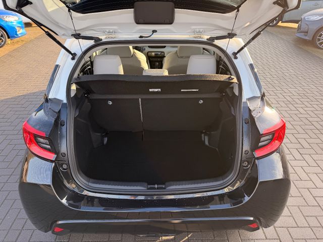 Toyota Yaris Hybrid Style Selection