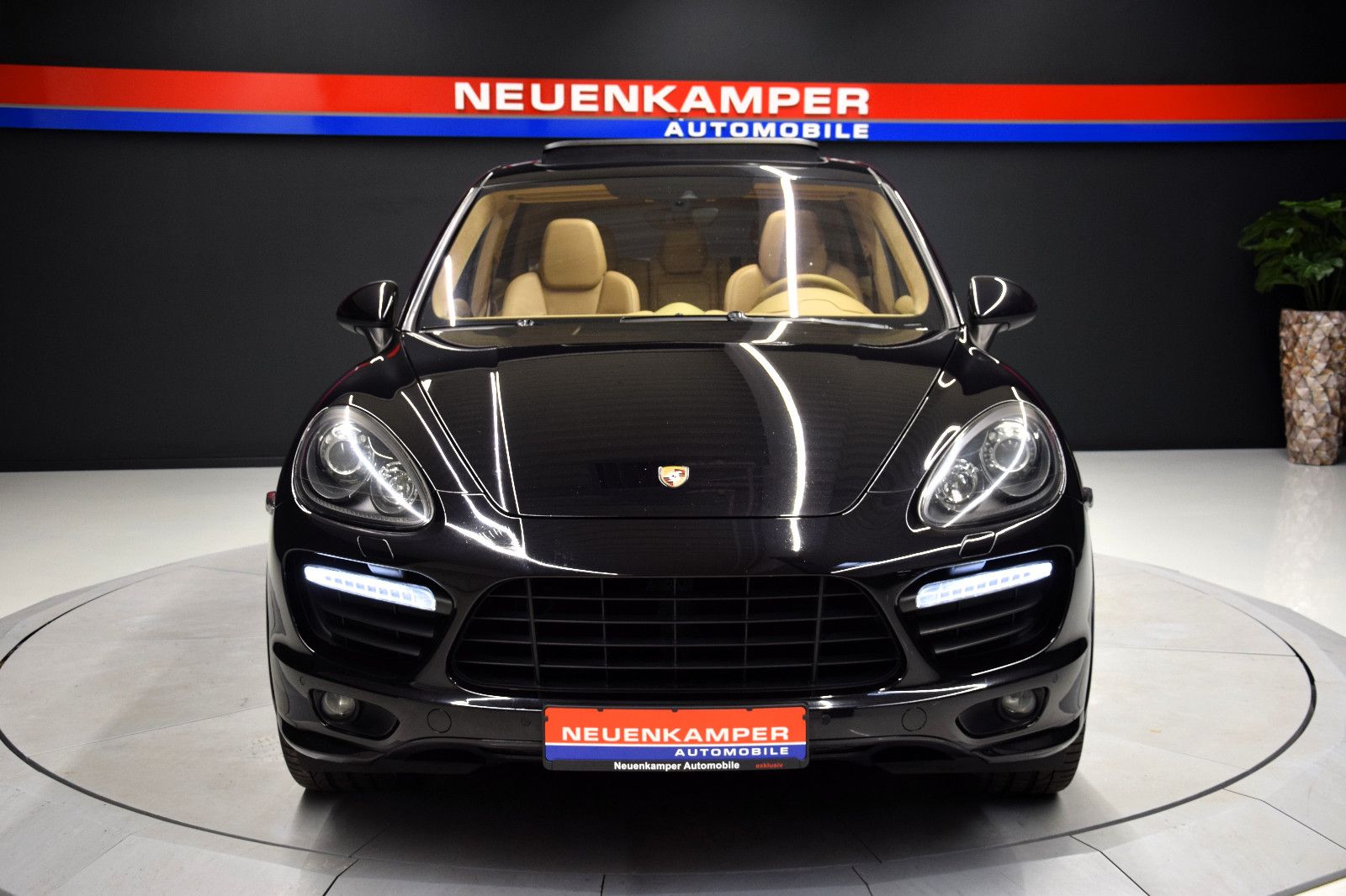 Fahrzeugabbildung Porsche Cayenne GTS PDLS+ Chrono BOSE Pano *Luft Kamera