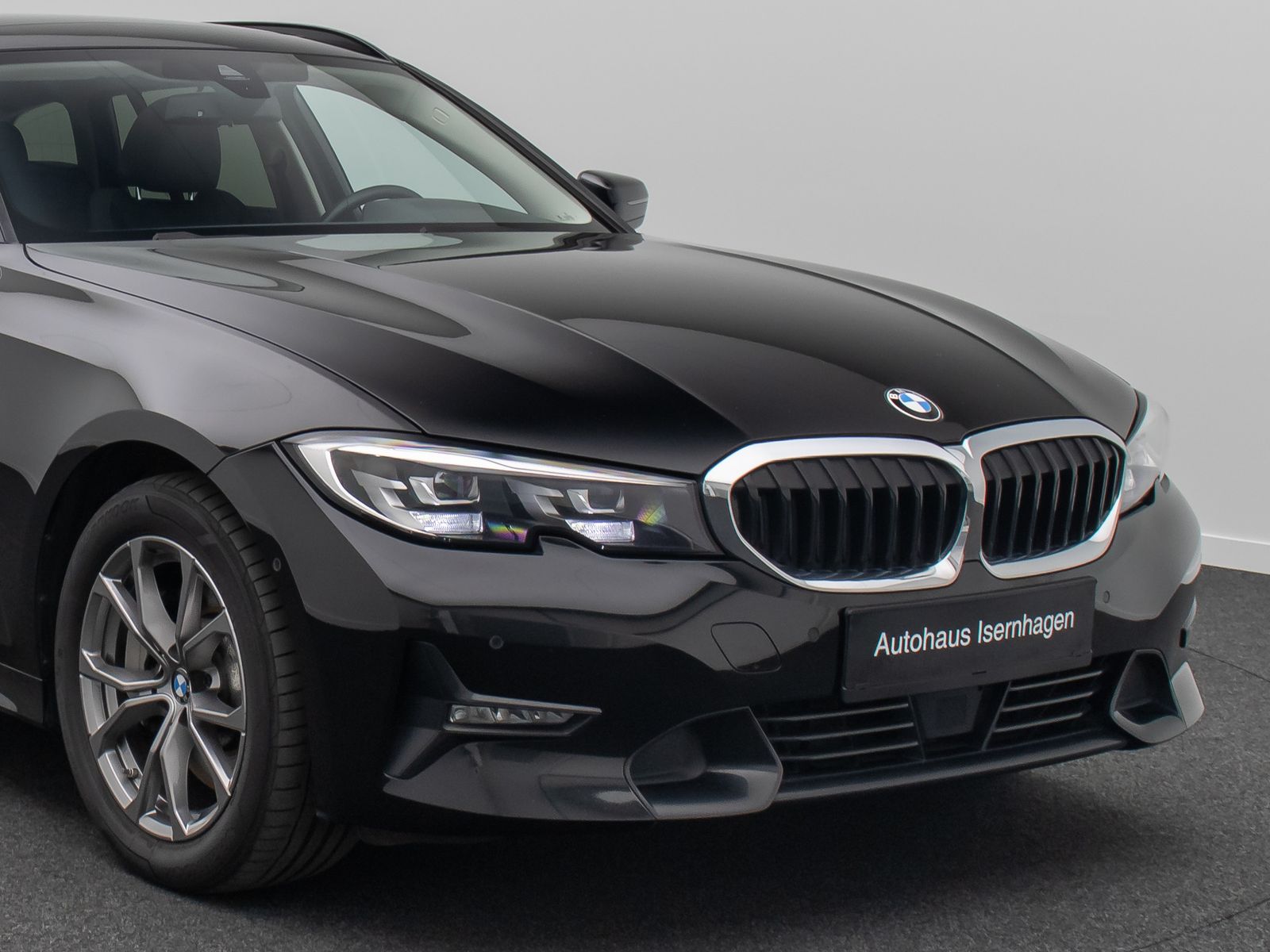 Fahrzeugabbildung BMW 330i Sport Line Panorama Kamera DAB H/K Stop&Go