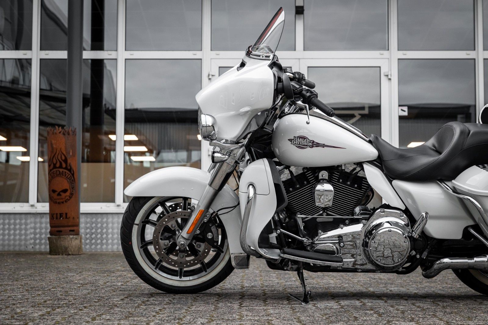 Fahrzeugabbildung Harley-Davidson E-Glide Ultra 103 cui FLHTKL - Kesstech -