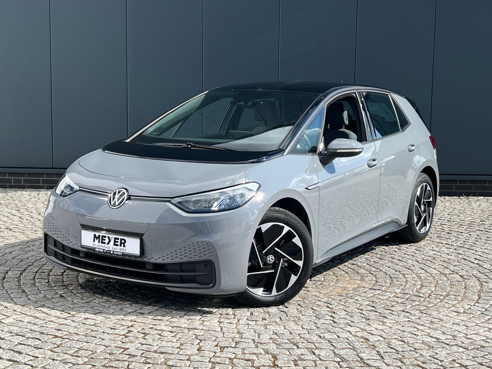 Fahrzeugabbildung Volkswagen ID.3 Pro Performance Life *Navi, LED, ACC*