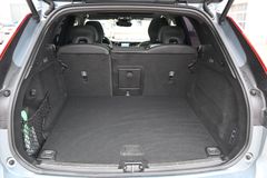 Fahrzeugabbildung Volvo XC60 B5 AWD R-Design *STHZ*HU*Pano*Massage*B&W*