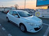 Renault Megane III Lim. 5-trg. Expression/NAVI/2HAND - Renault Megane Expression mit Benzin-Antrieb