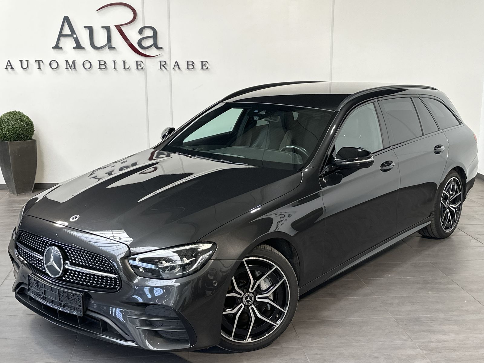 Fahrzeugabbildung Mercedes-Benz E 200d T AMG Line NAV+LED+WIDESCEEN+KAM+AHK+1HD