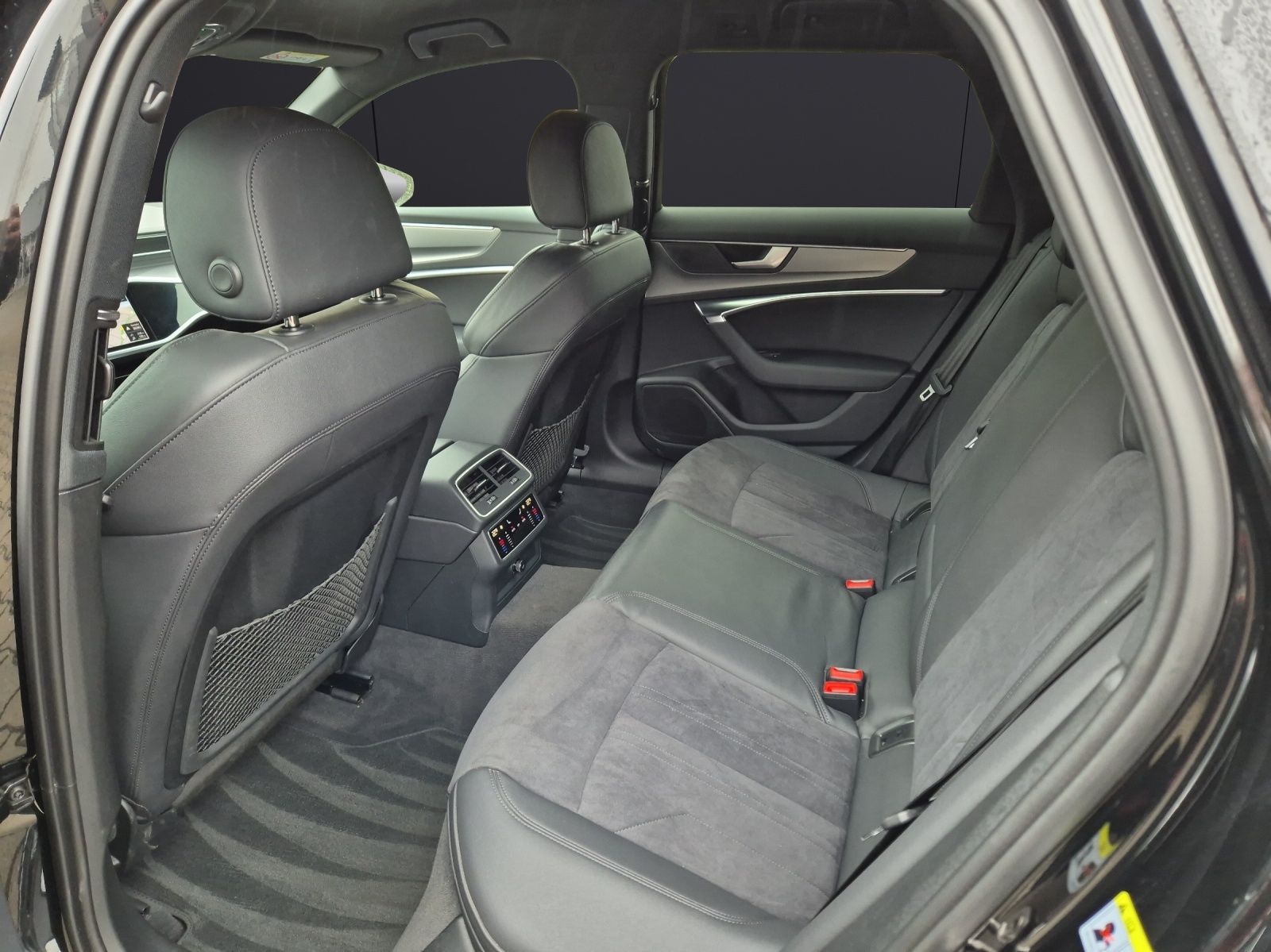 Fahrzeugabbildung Audi A6 Avant 45 TFSI quattro advanced S-tronic S-lin