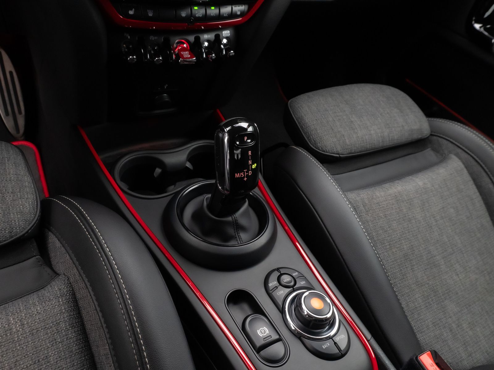 Fahrzeugabbildung MINI Countryman D (Cooper) JC Works All4 AHK Kamera