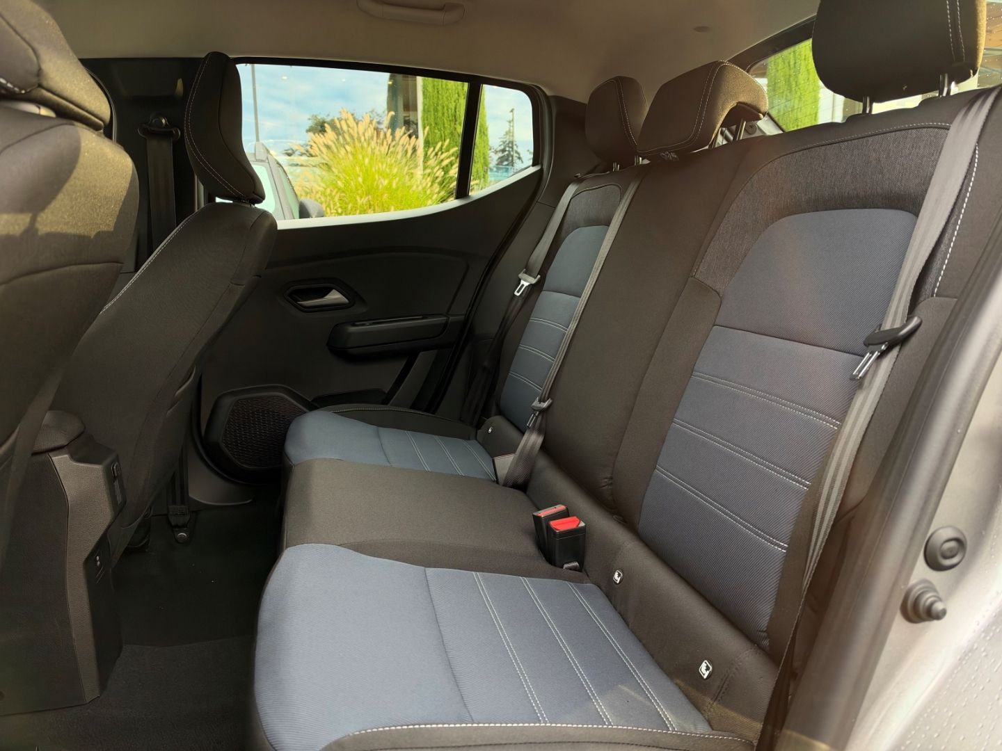 Fahrzeugabbildung Dacia Sandero III Journey TEc 100 PDCv+h Kamera LED Ap