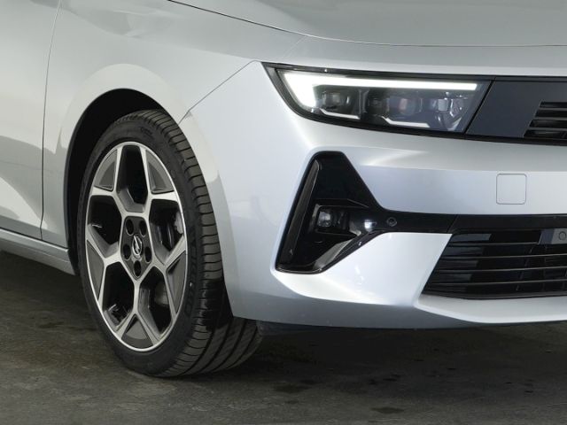 Astra L ST ULTIMATE AT+NAVI+360 GRAD KAMERA+SCHI