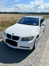 BMW E91 325i Touring M-Paket, Vollausstattung - BMW 325: Kombi, 325i