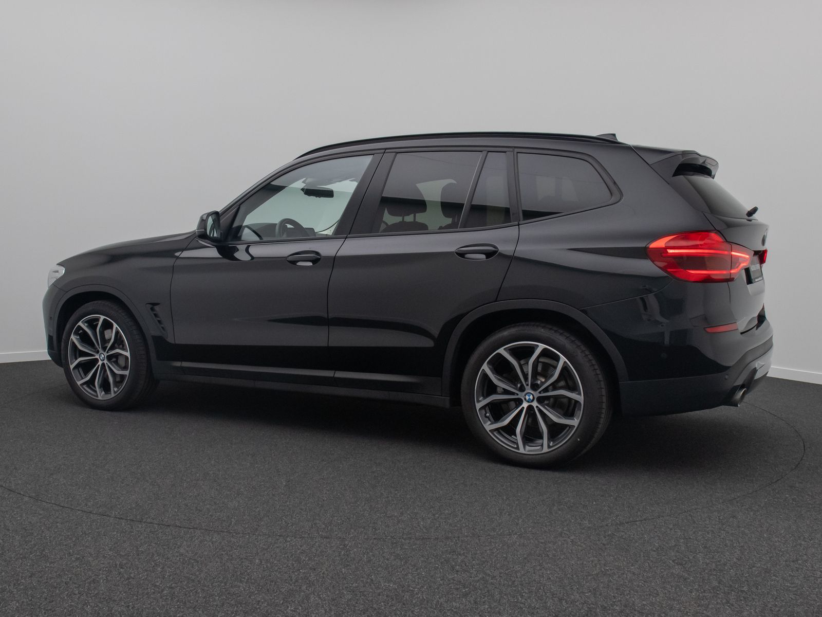 Fahrzeugabbildung BMW X3 xD30d Kamera HUD HiFi DisplKey Komfort 20Zoll