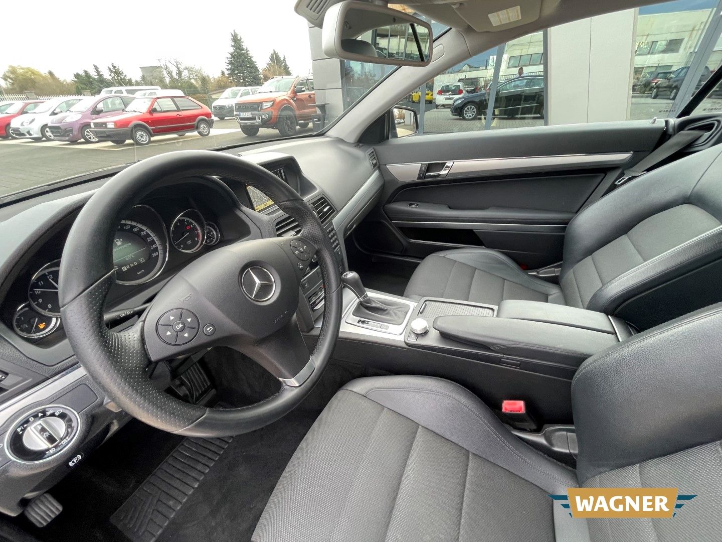 Fahrzeugabbildung Mercedes-Benz E 250 Coupe CGI BlueEfficiency Automatik