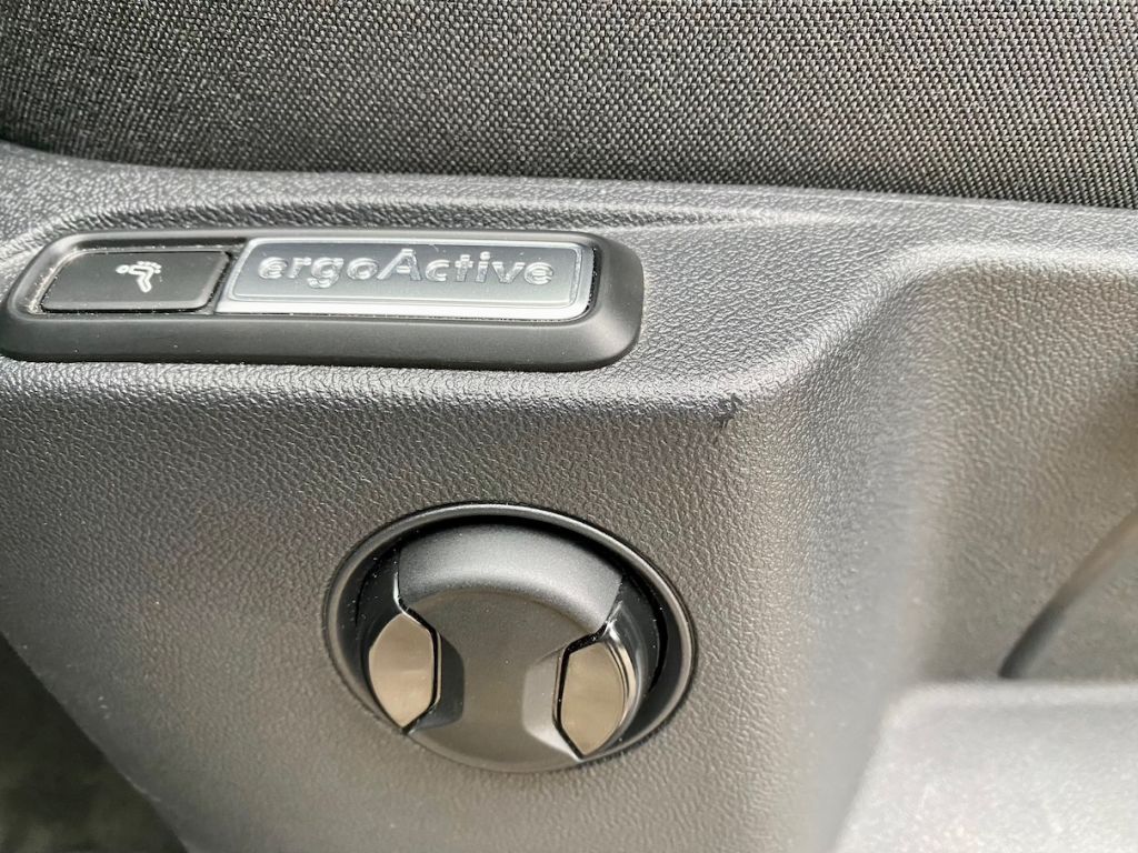Fahrzeugabbildung Volkswagen Tiguan 1.5 TSI Life AAC NAVI SHZ PDC MASSAGE
