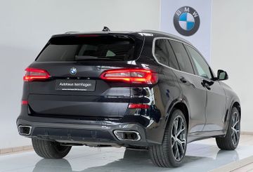 Fahrzeugabbildung BMW X5 xD30d M Sport Laser HUD Kamera Panorama H/K