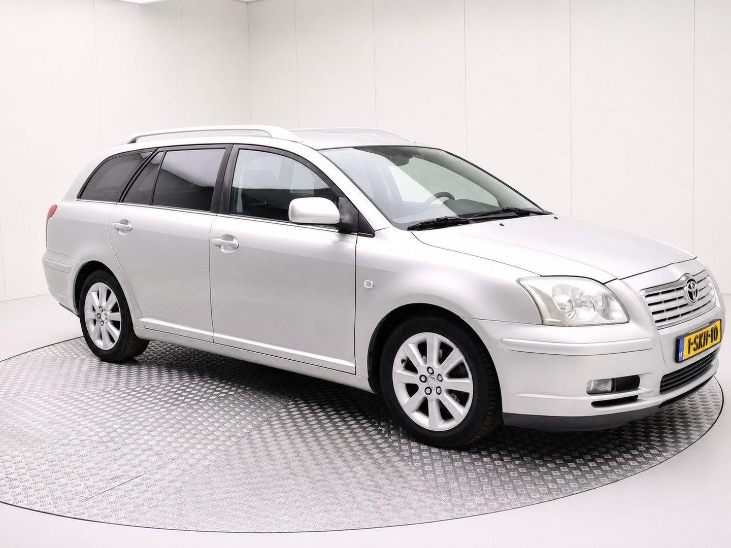 Toyota Avensis 2005 — фото 7