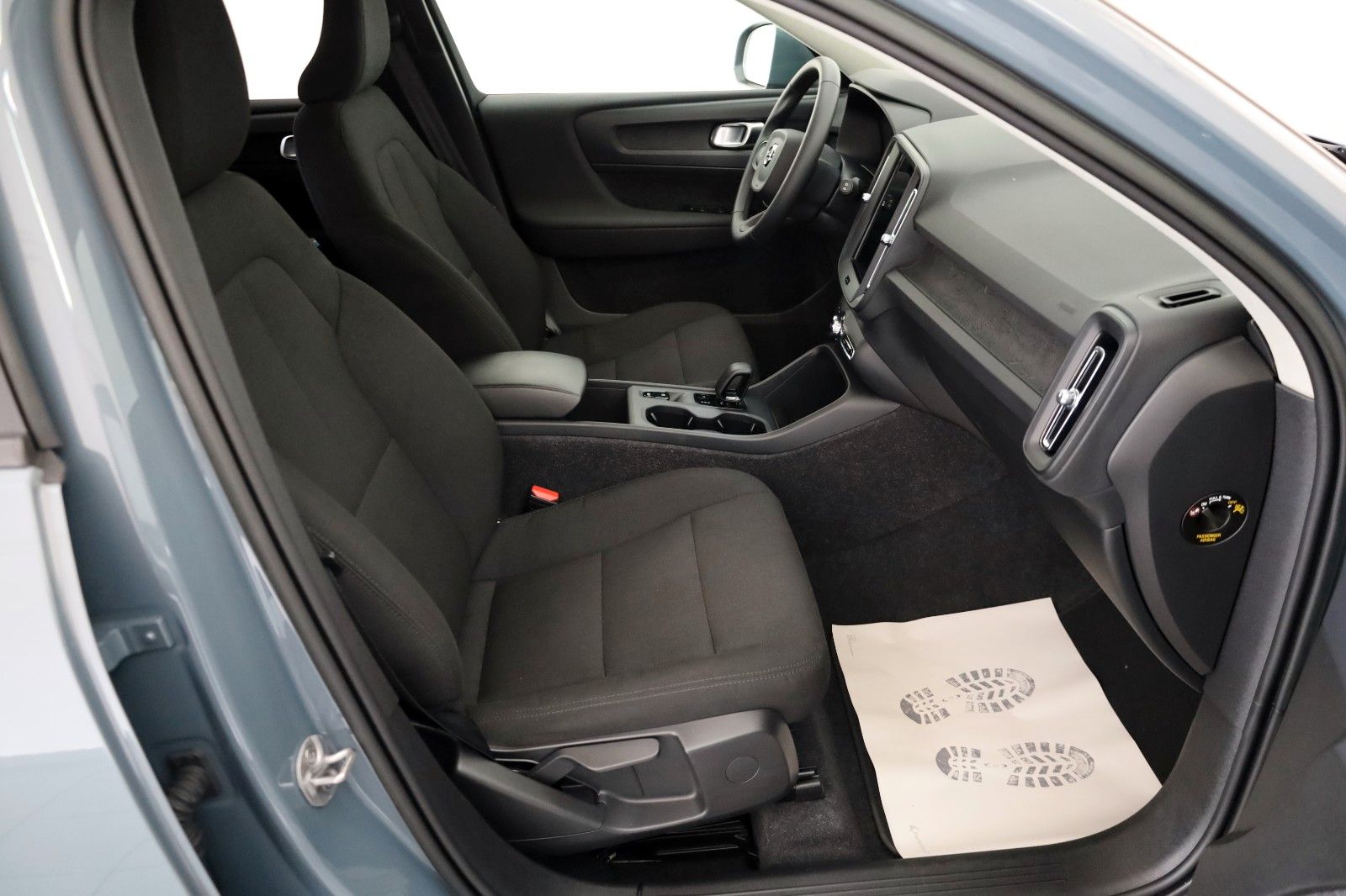 Fahrzeugabbildung Volvo XC40 Momentum Core,Navi,LED,PDC,DAB