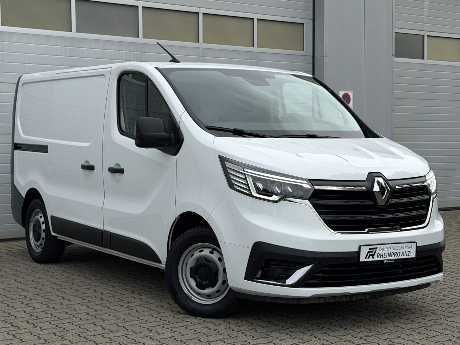 Renault Trafic - 1