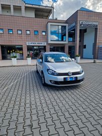 Volkswagen Golf - 1