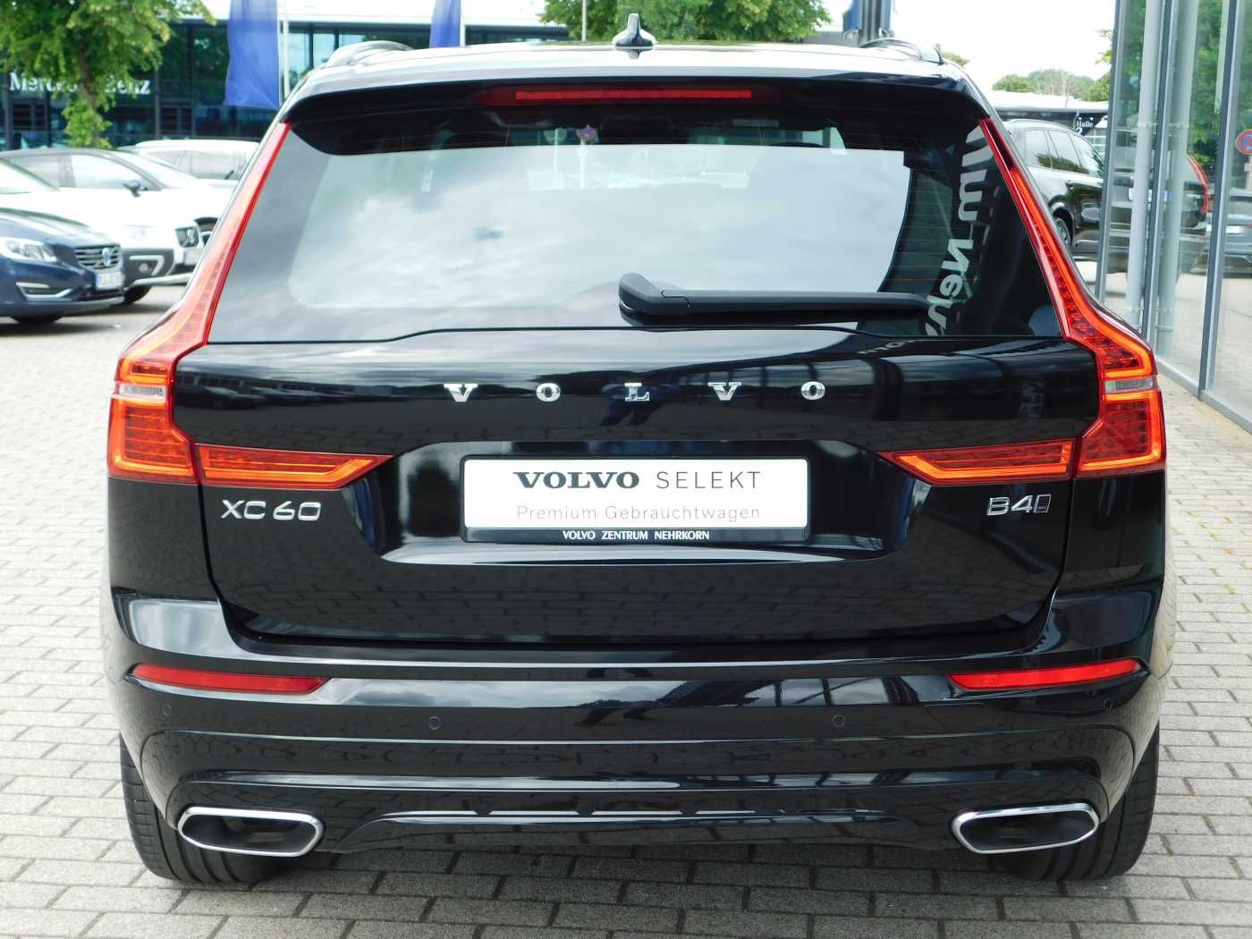 Fahrzeugabbildung Volvo XC60 Diesel B4 D AWD R-Design '21'-Zoll, AHK, PA