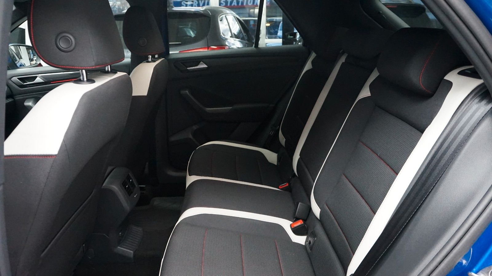 Fahrzeugabbildung Volkswagen T-Roc Sport 4Motion *Autom.*Navi*Kamera*