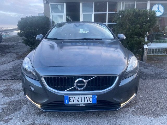 Volvo V40 D2 1.6 R-design Kinetic