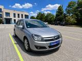 Opel Astra Caravan 1.9 CDTI Cosmo 88kW Automatik ... - Opel Astra aus 2006 mit Diesel-Antrieb