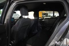 Fahrzeugabbildung Ford Focus Turnier 1.0 ST-LINE X NAVI/LED/KAMERA/DAB+