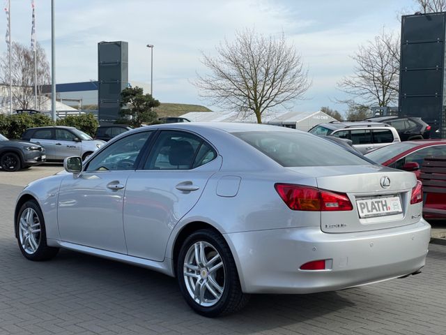 Lexus IS 220  d