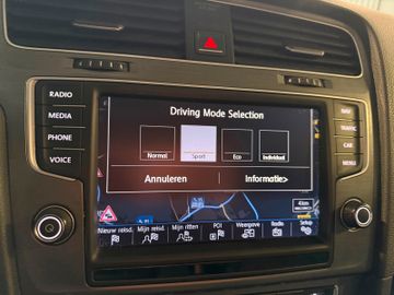 Volkswagen Golf - 12