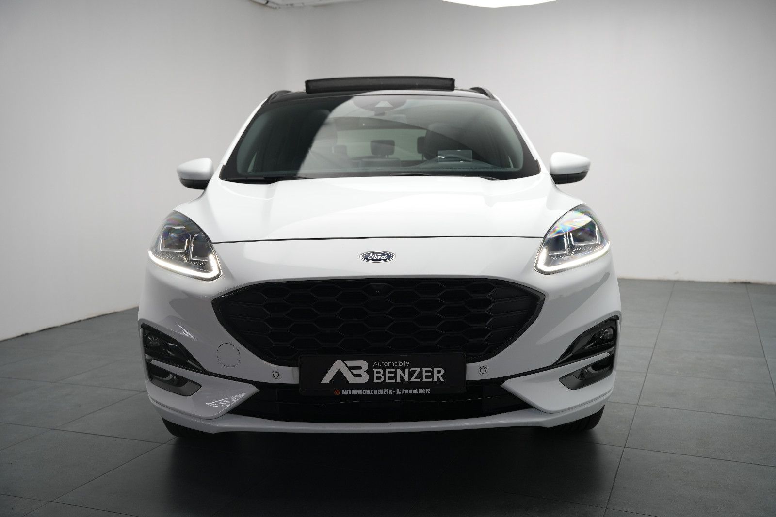 Fahrzeugabbildung Ford Kuga *ST-Line X*Panorama*HUD*Kamera*PlugInHybrid