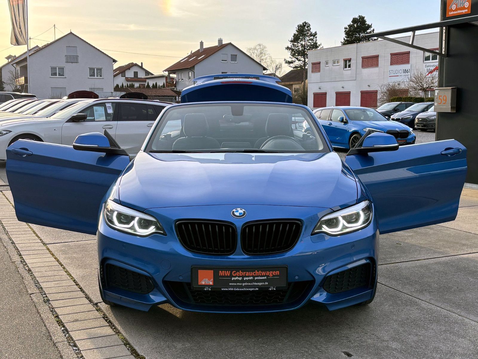 Fahrzeugabbildung BMW 218i Cabrio M-Sport LED PDC SHZ NAV H&K BT LHZ