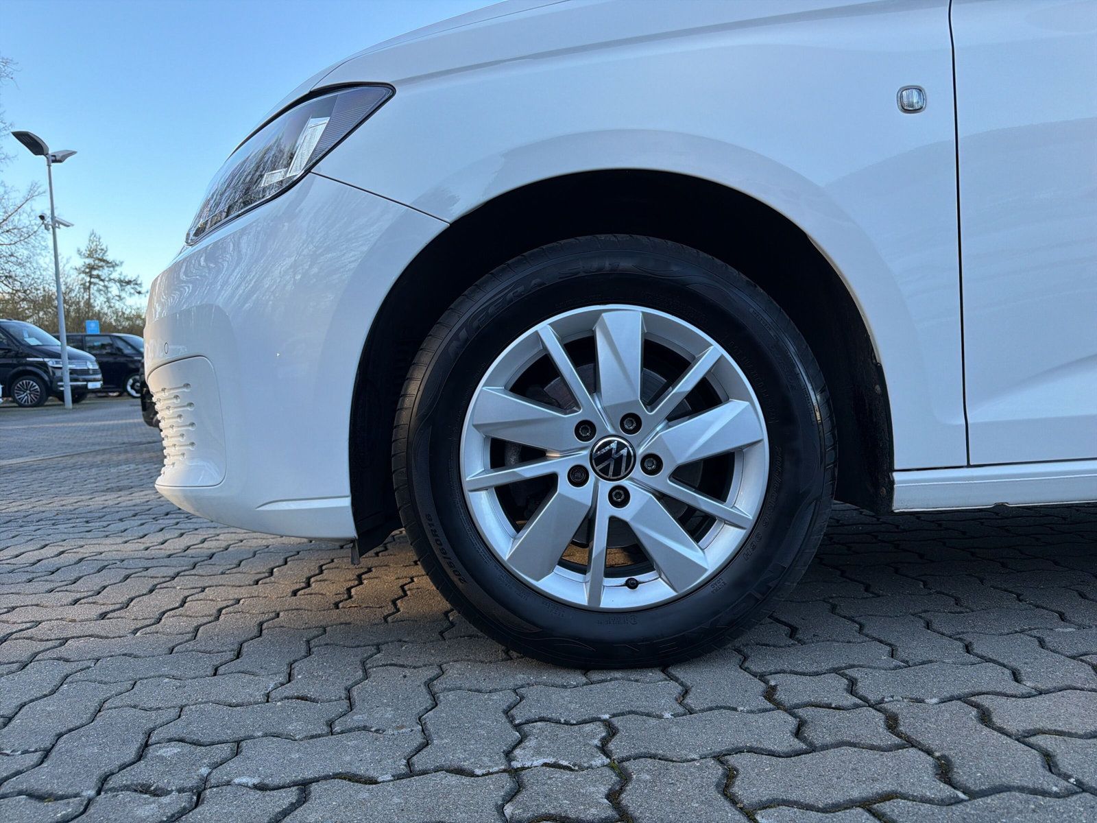 Caddy Life TDi Klima PDC v+h ACC Kamera Appl Car