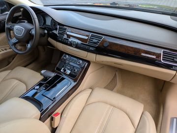 Audi A8 - 8