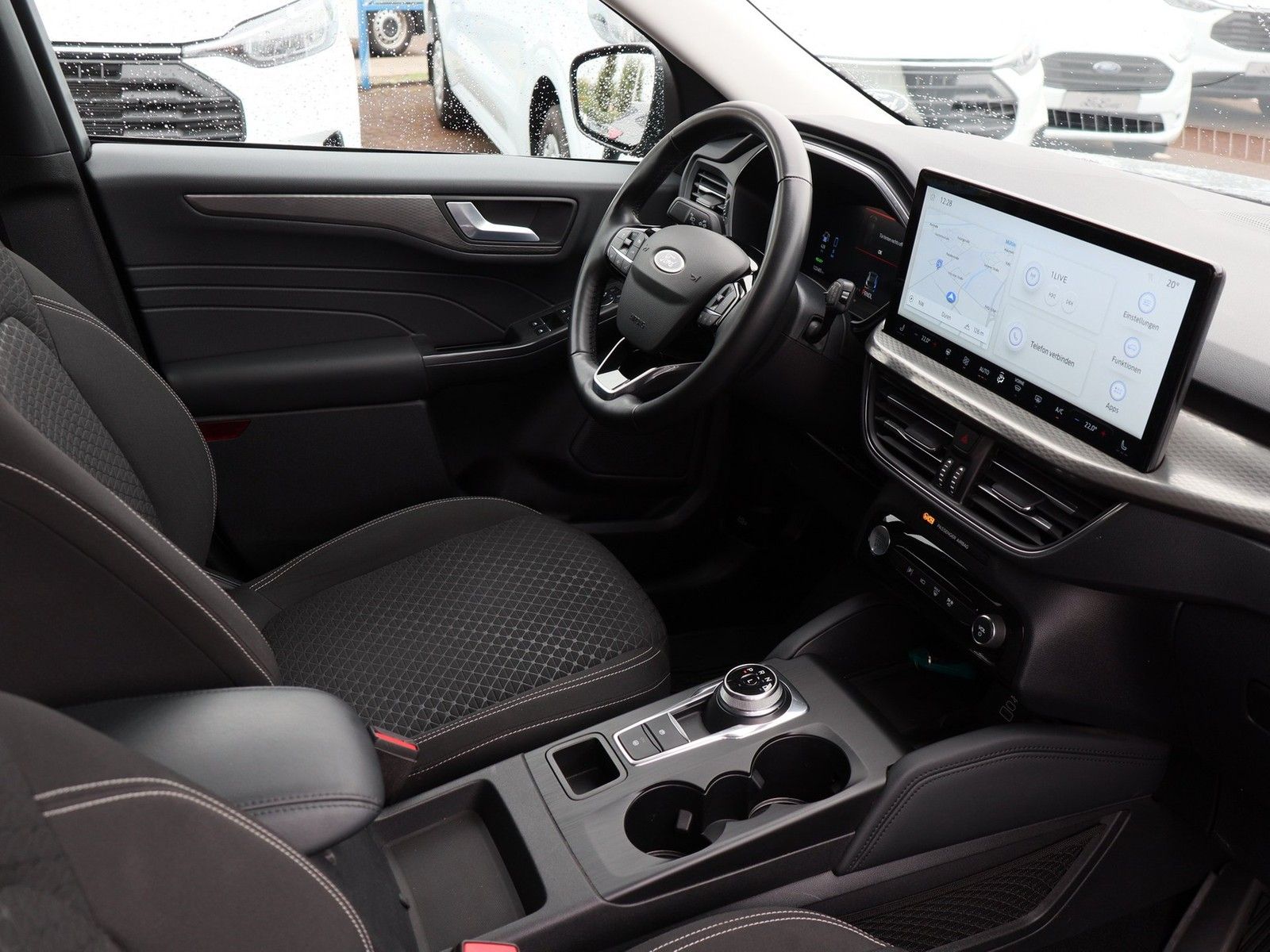 Ford Kuga Plug-In Hybrid Titanium imagem 3