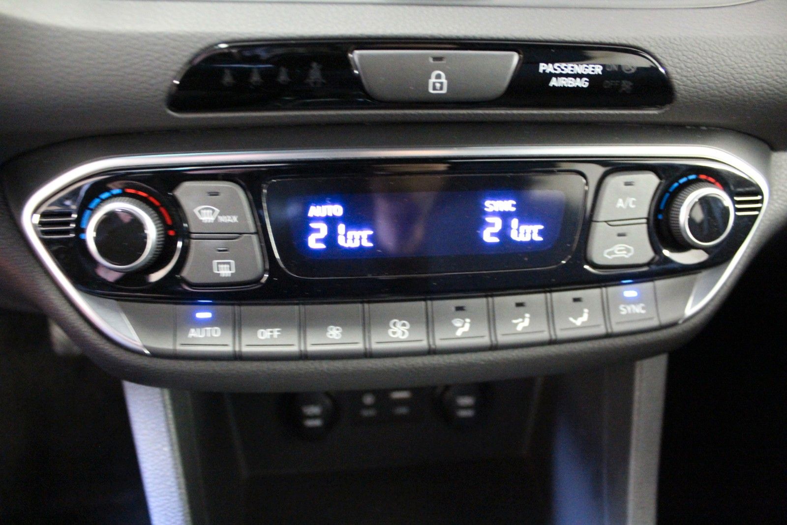 Fahrzeugabbildung Hyundai i30 1.4 I30 Sondermodell Yes!  AHK *