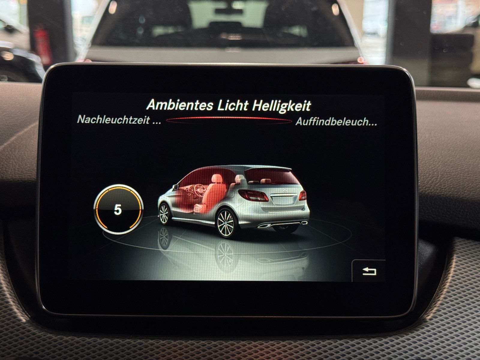 Fahrzeugabbildung Mercedes-Benz B 200 7G-DCT SPORTPAKET URBAN AMG NIGHT COMAND