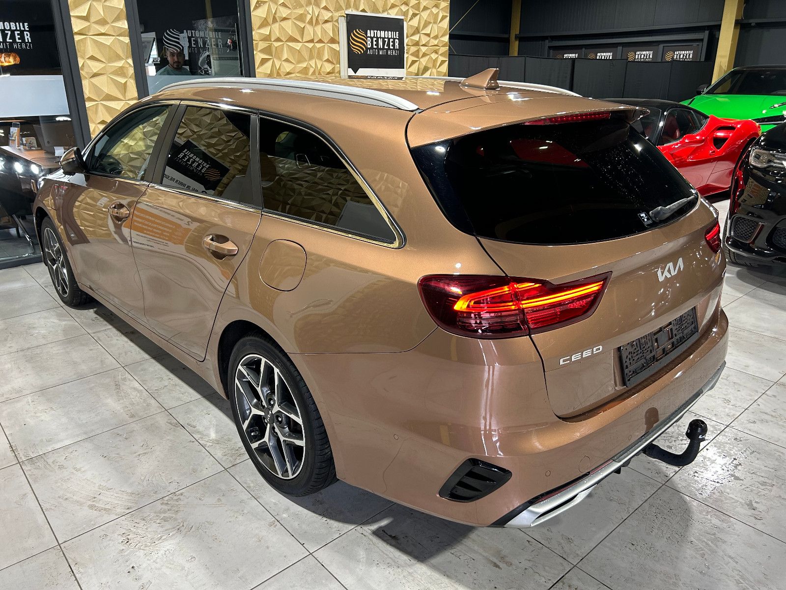 Fahrzeugabbildung Kia Ceed Sportswagon/Platinum Edition/DIGITAL-TACHO/