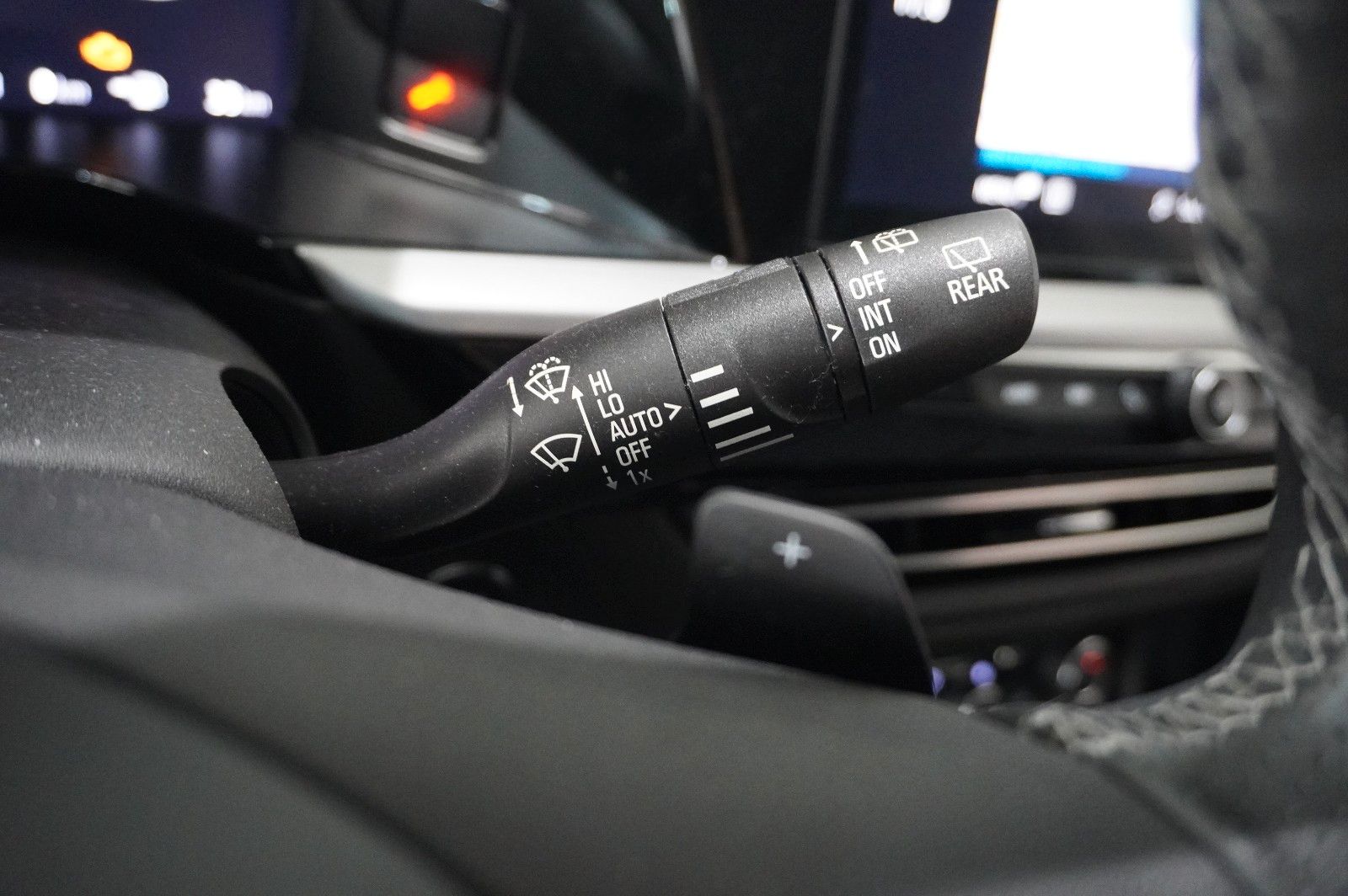 Fahrzeugabbildung Opel Grandland (X) 1.6T GSe HYBRID 4X4 NAVI/LED/SPORT