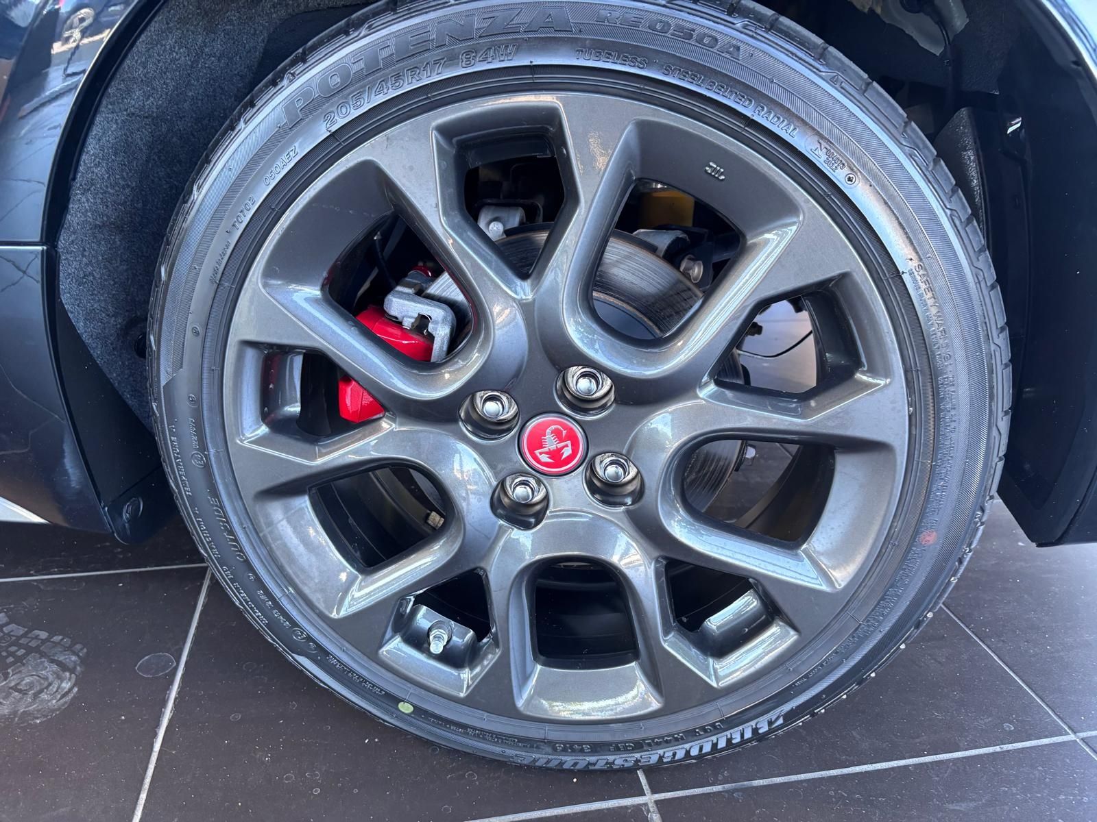 Fahrzeugabbildung Abarth 124 Spider Navi BOSE LED LEDER ALU