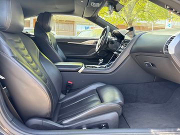 BMW M850i xDrive DAB Aktivlenkung WLAN Komfortzg.