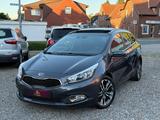 Kia cee'd 1.6 GDI Auto. Pano R-Cam Xenon Keyless AHK - Kia cee'd Sportswagon aus 2013