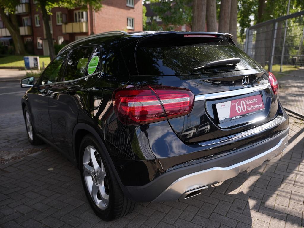 Mercedes-Benz GLA 220