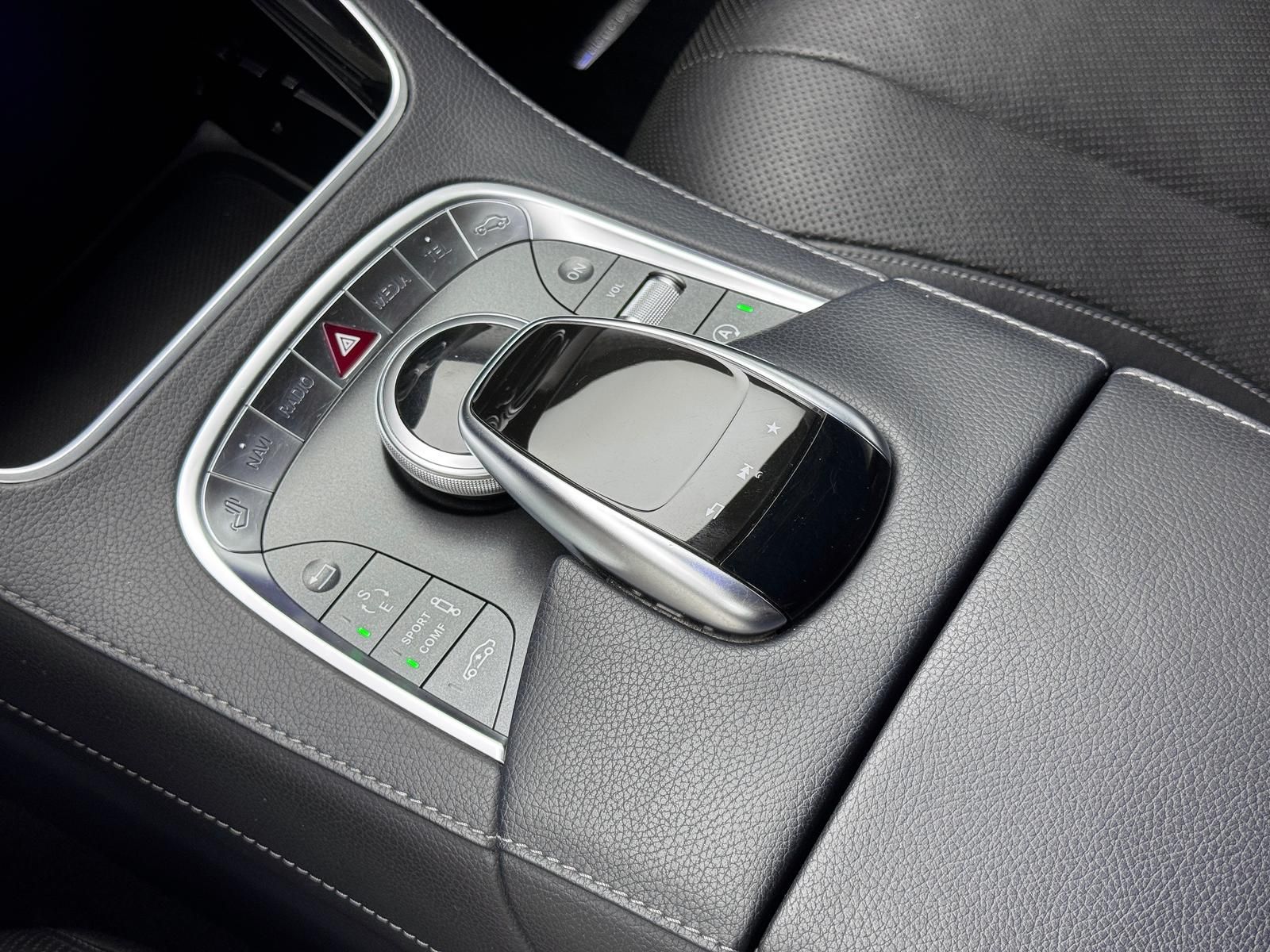 Fahrzeugabbildung Mercedes-Benz L 4MATIC/CHAUFFEUR/3xTV/BURM/PANO/DISTRO/HUD/360