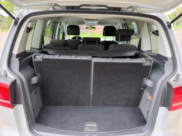 Volkswagen Touran - 8
