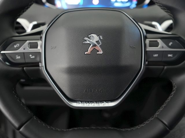 3008 PURE TECH 130 ALLURE AT+NAVI+FULL LED+SITZH