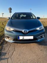Toyota Auris Hybrid Executive 1,8-l & zusätzl. Linksgas - blaue Toyota Auris