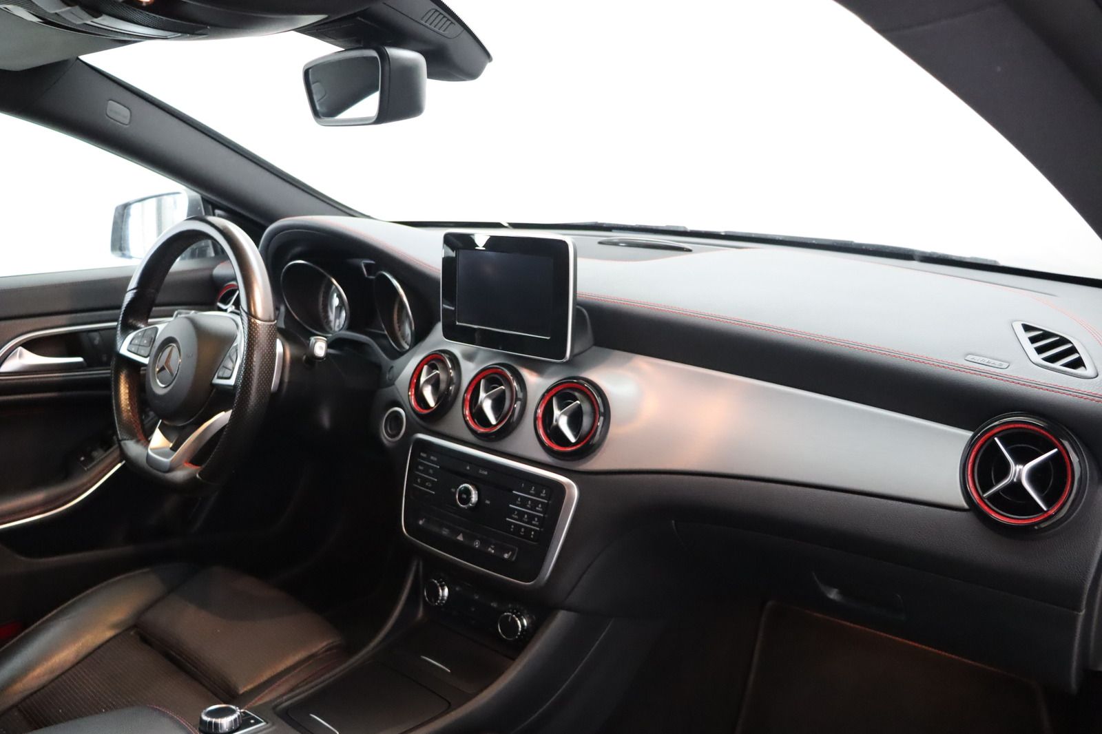 Fahrzeugabbildung Mercedes-Benz CLA 250 Shooting Brake Sport 4Matic