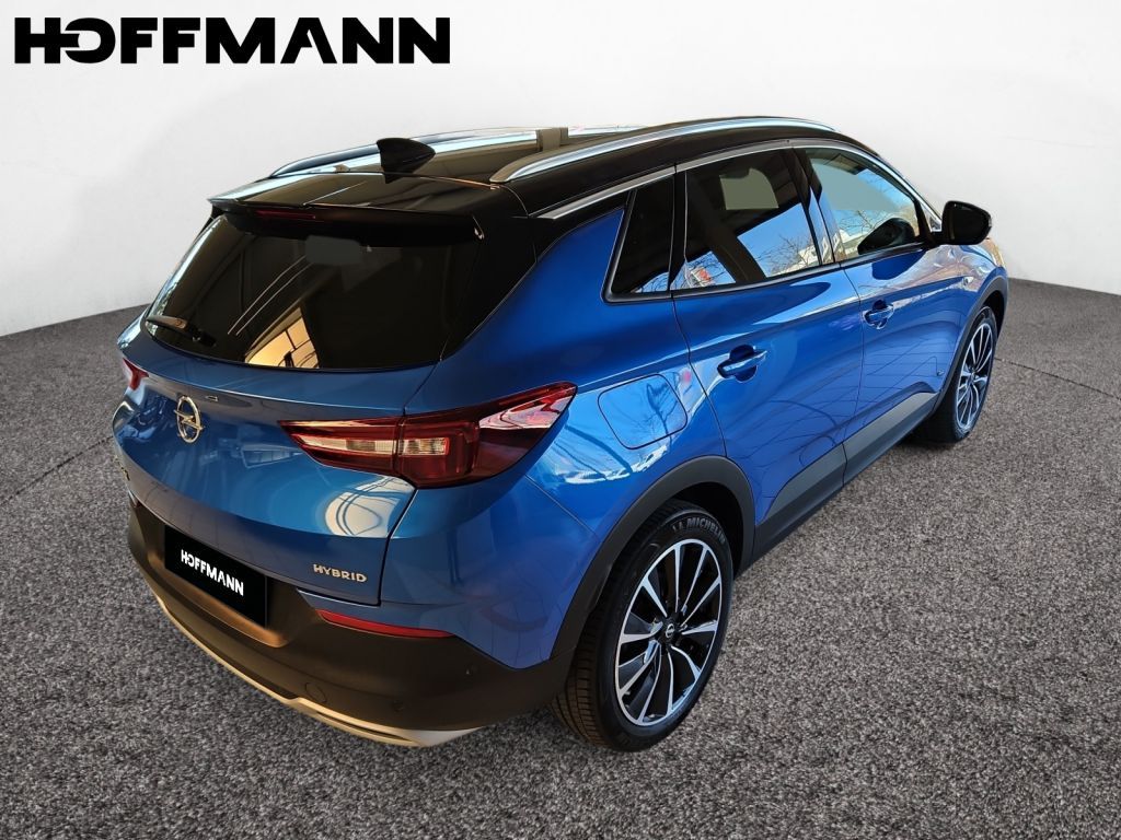 Fahrzeugabbildung Opel Grandland X Plug-in-Hybrid 1.6 DI 224 PS Ultimat