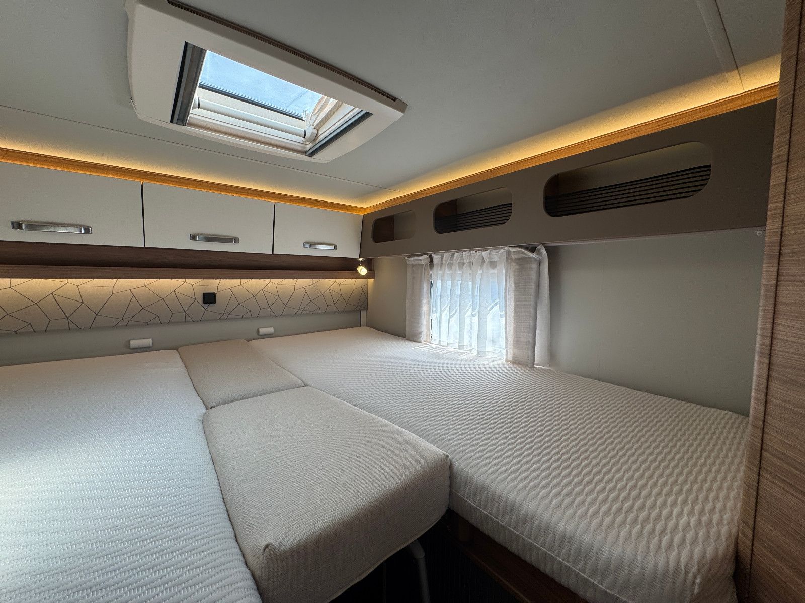 Fahrzeugabbildung Weinsberg CaraCompact 600 MEG EDITION PEPPER NAVI KAMERA